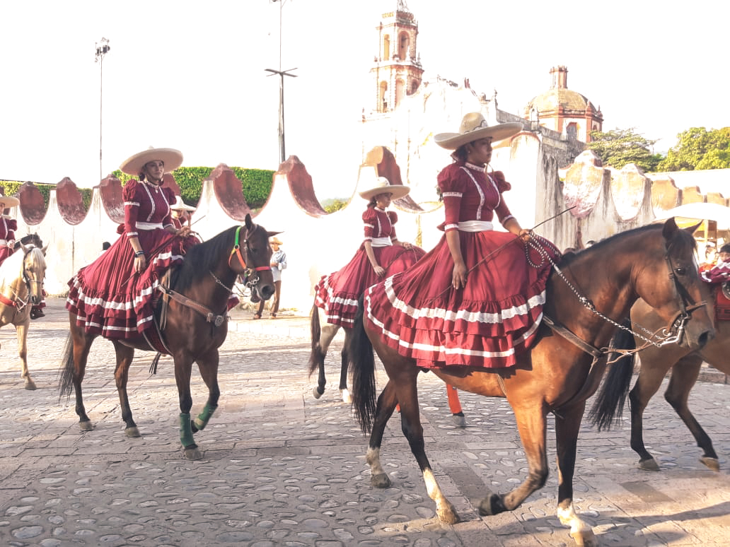メキシコの伝統的アスリート！？女性騎士「エスカラムサ」。 | PR MEXICO